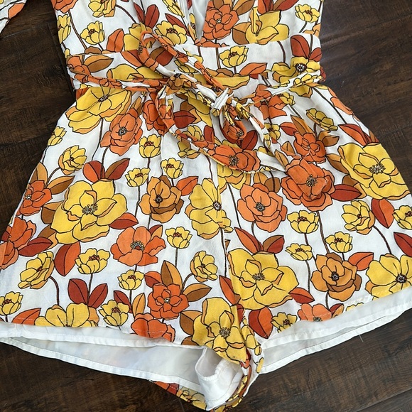 Super cute 60s Vibes Romper Size S - Picture 3 of 3